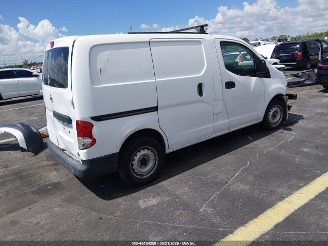 Nissan Nv