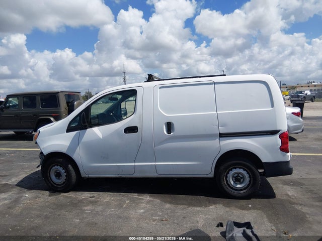 Nissan Nv