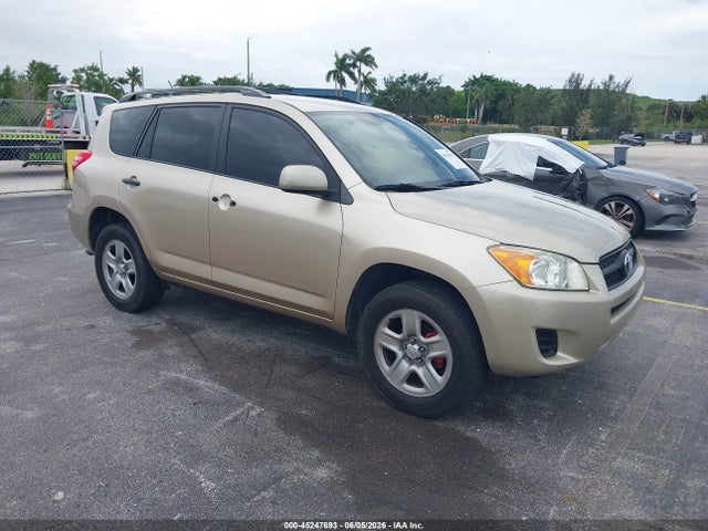 Salvage Toyota RAV4 Image