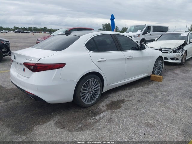 Alfa Romeo Giulia Ti Rwd