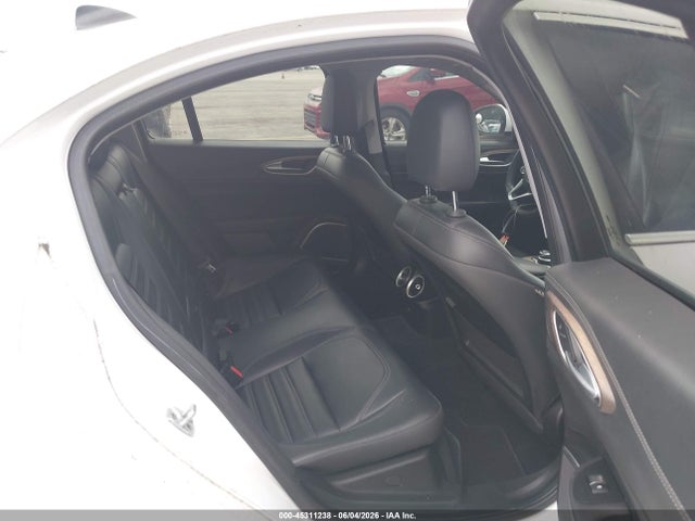 Alfa Romeo Giulia Ti Rwd