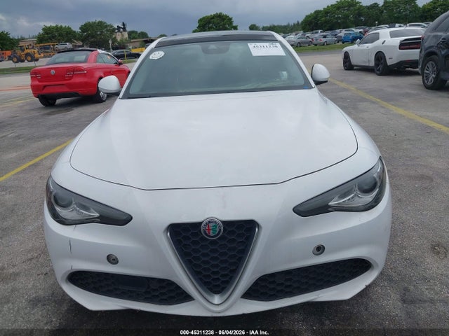 Alfa Romeo Giulia Ti Rwd