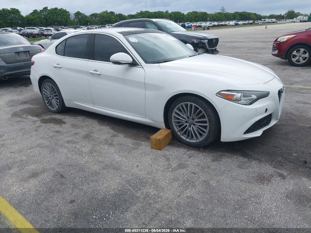 Salvage Alfa Romeo Giulia Image