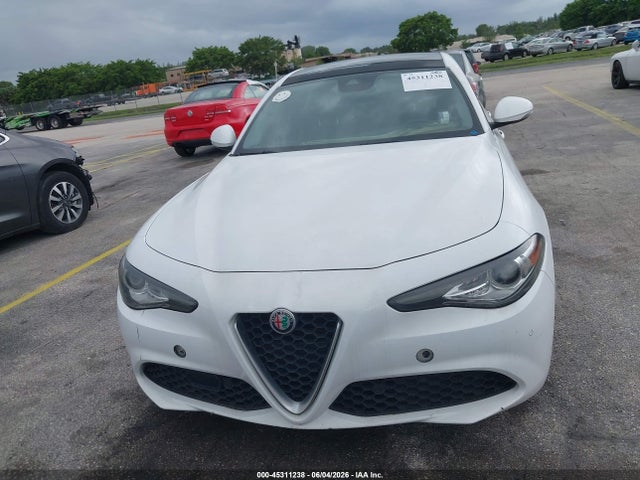 Alfa Romeo Giulia Ti Rwd