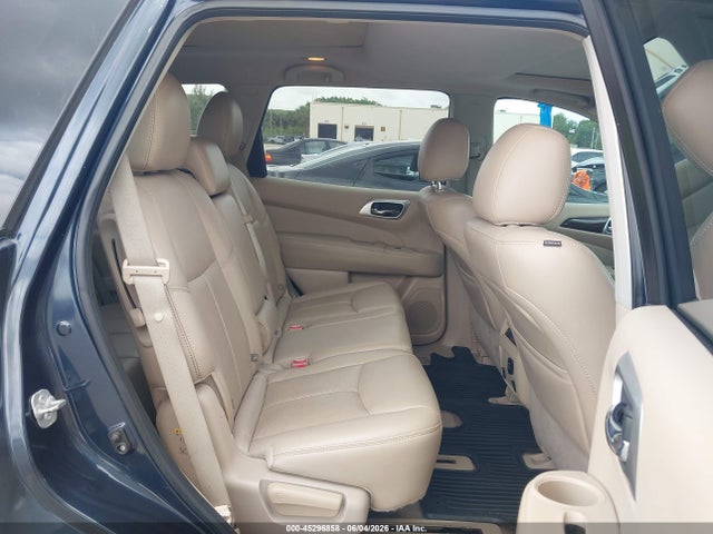 Nissan Pathfinder Platinum