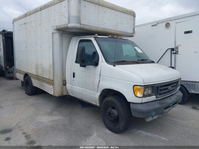 Salvage Ford E-450 Image