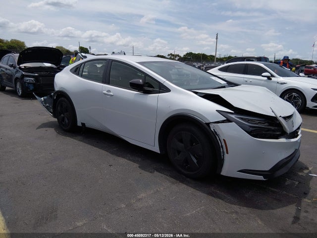 Salvage Toyota Prius Image