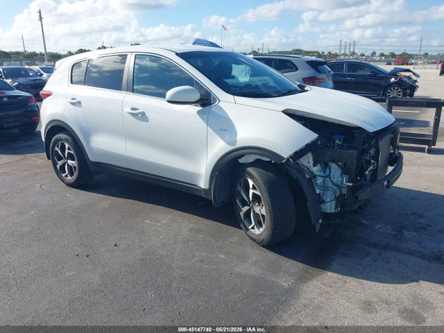 Salvage Kia Sportage Image