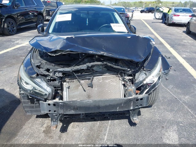 INFINITI Q50 Premium