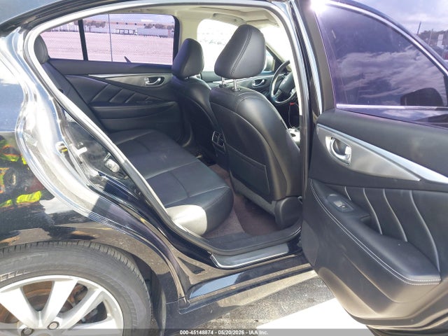 INFINITI Q50 Premium