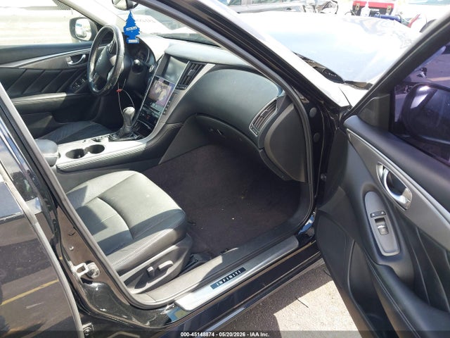 INFINITI Q50 Premium