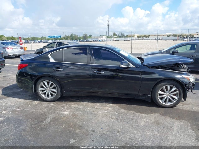 INFINITI Q50 Premium