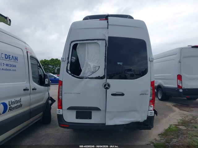 Mercedes-Benz Sprinter 2500 High Roof 4-cyl Diesel