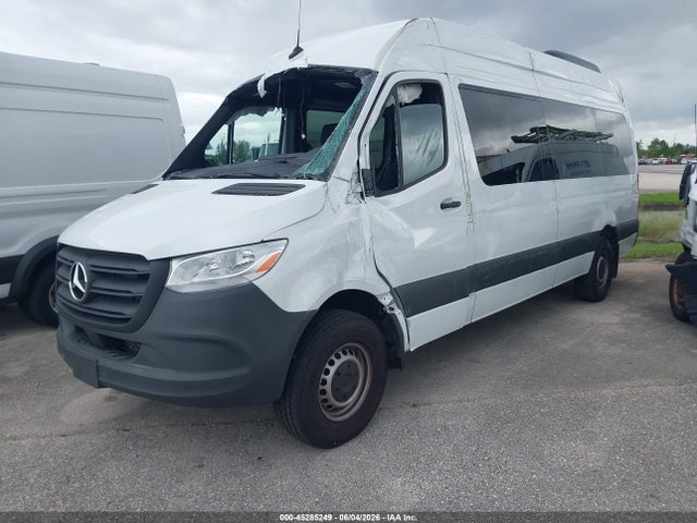 Mercedes-Benz Sprinter 2500 High Roof 4-cyl Diesel
