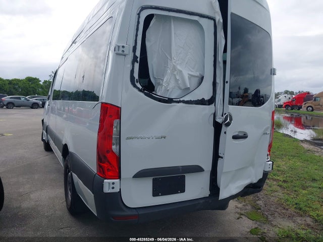 Mercedes-Benz Sprinter 2500 High Roof 4-cyl Diesel