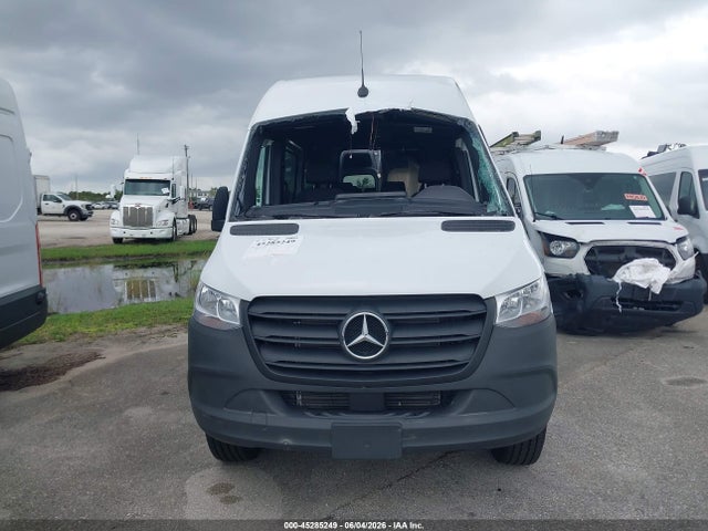 Mercedes-Benz Sprinter 2500 High Roof 4-cyl Diesel