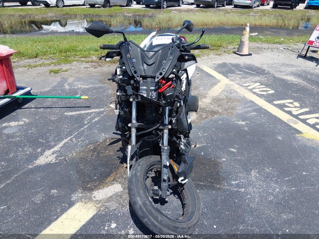 Yamaha Czd300 A