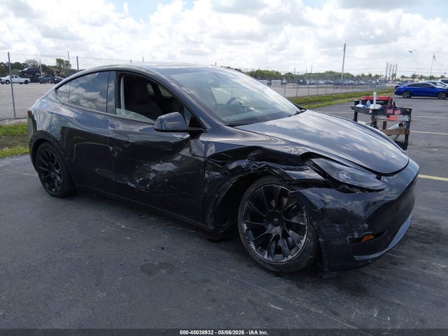 Salvage Tesla Model Y Image