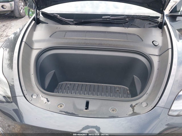 Tesla Model Y Long Range Dual Motor All-wheel Drive