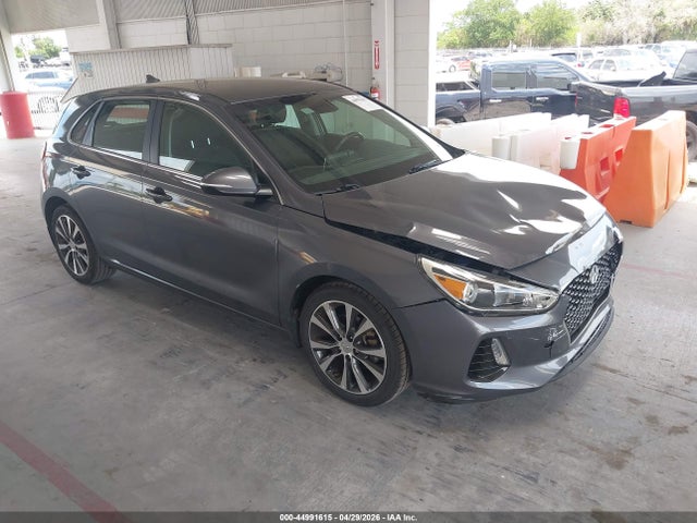 Salvage Hyundai ELANTRA Image