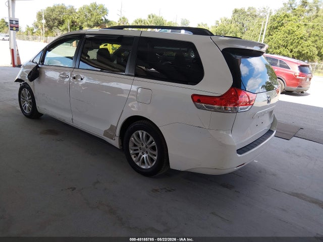 Toyota Sienna Xle V6 8 Passenger