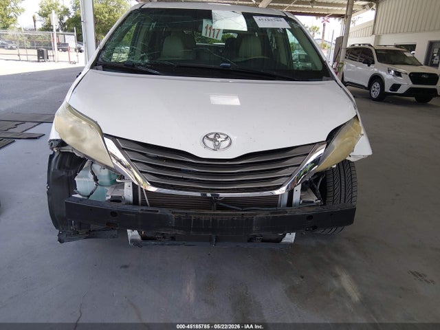 Toyota Sienna Xle V6 8 Passenger