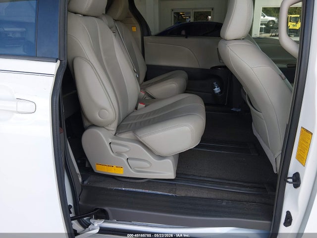 Toyota Sienna Xle V6 8 Passenger