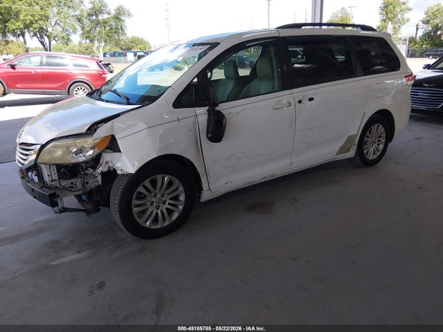 Toyota Sienna Xle V6 8 Passenger