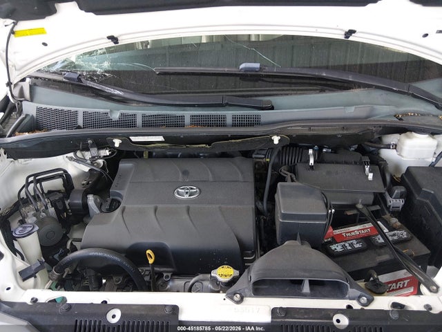 Toyota Sienna Xle V6 8 Passenger