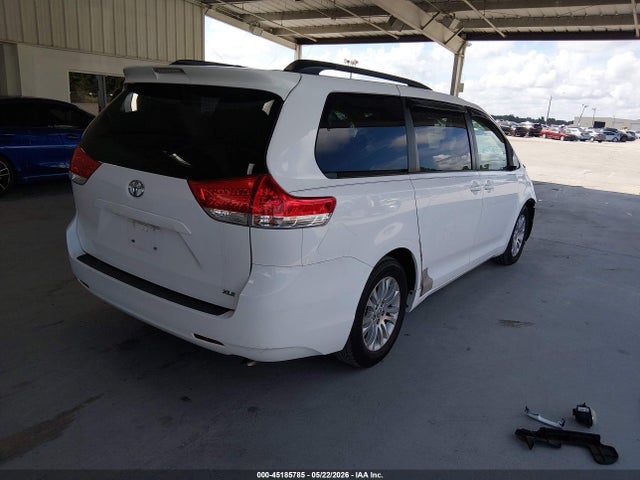 Toyota Sienna Xle V6 8 Passenger
