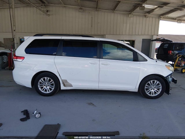 Toyota Sienna Xle V6 8 Passenger