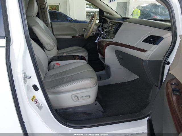Toyota Sienna Xle V6 8 Passenger