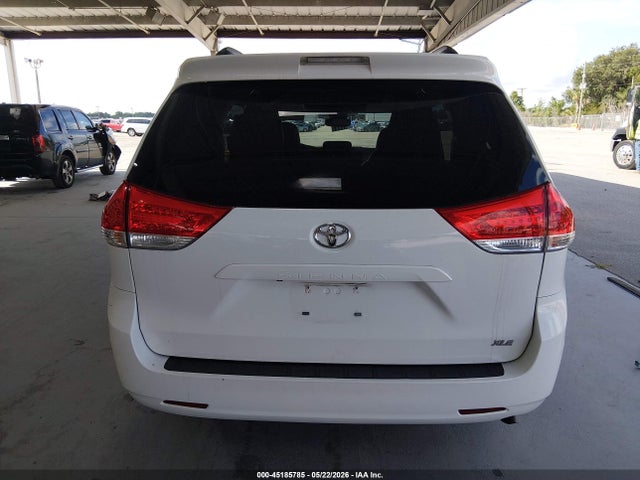 Toyota Sienna Xle V6 8 Passenger