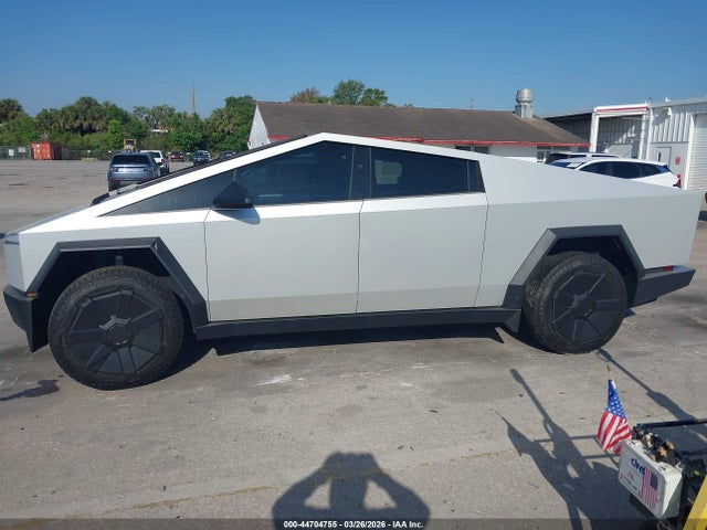 Tesla Cybertruck All-wheel Drive
