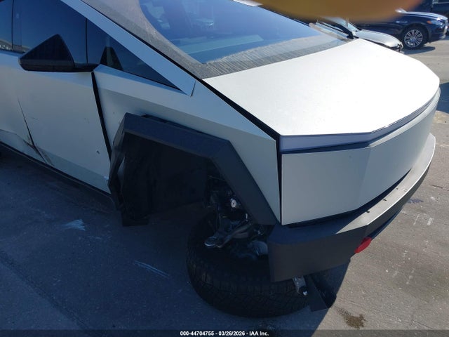 Tesla Cybertruck All-wheel Drive