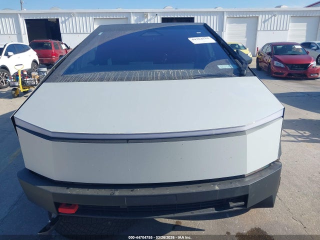 Tesla Cybertruck All-wheel Drive