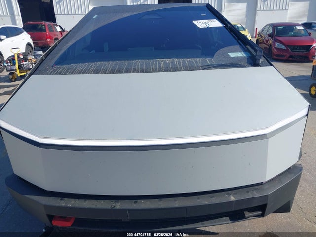 Tesla Cybertruck All-wheel Drive