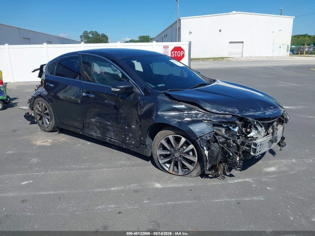Salvage Nissan Altima Image