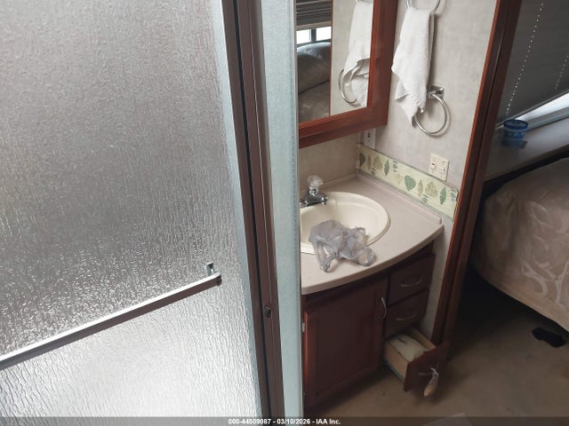 Freightliner Chassis X Line Motor Home