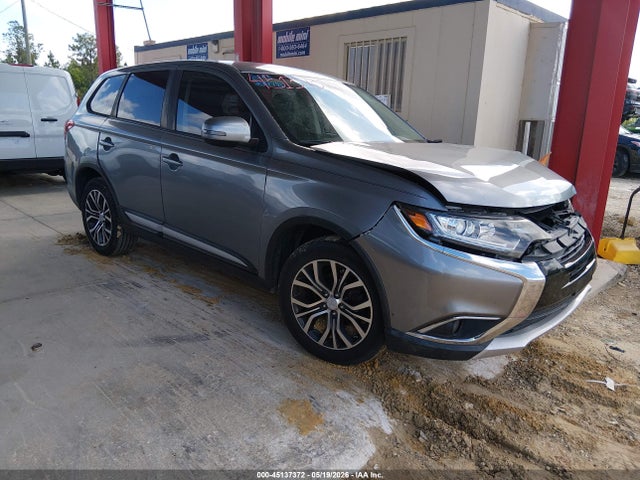 Salvage Mitsubishi Outlander Image