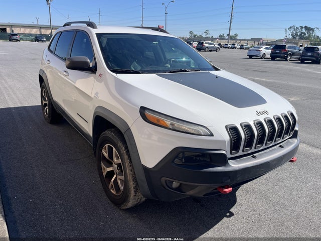 Salvage Jeep Cherokee Image