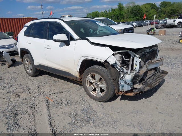 Salvage Toyota RAV4 Image