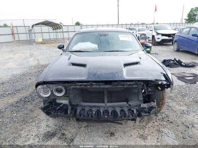 Dodge Challenger Sxt