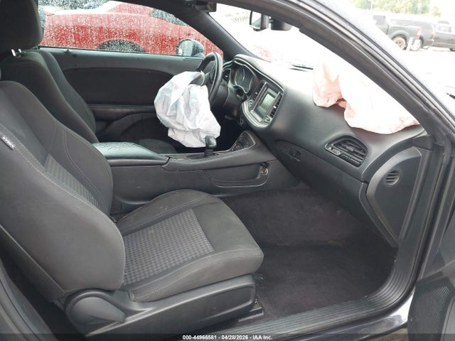 Dodge Challenger Sxt
