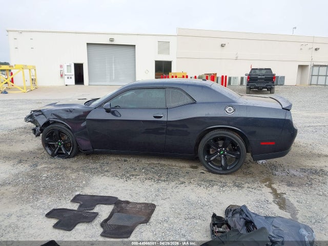 Dodge Challenger Sxt
