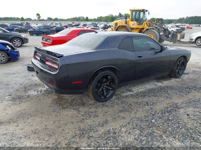 Dodge Challenger Sxt