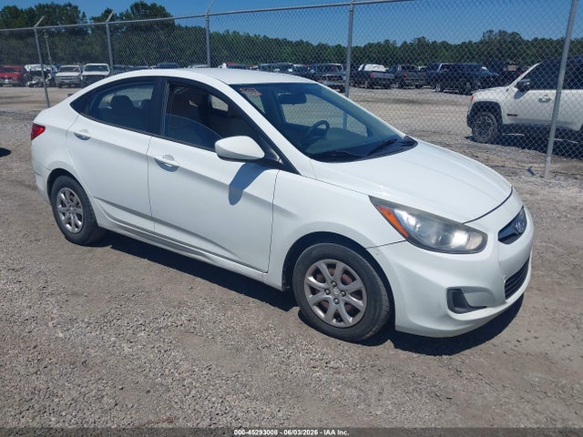 Salvage Hyundai ACCENT Image