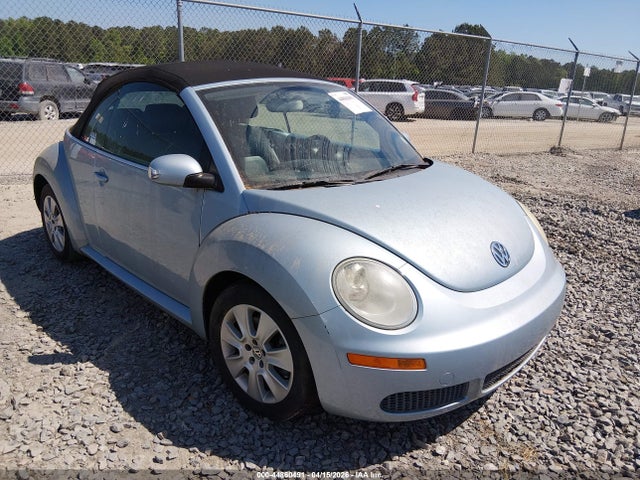 Salvage Volkswagen Beetle Image
