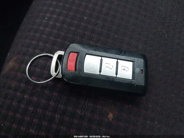 Mitsubishi Mirage Es