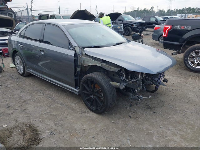 Salvage Volkswagen Passat Image